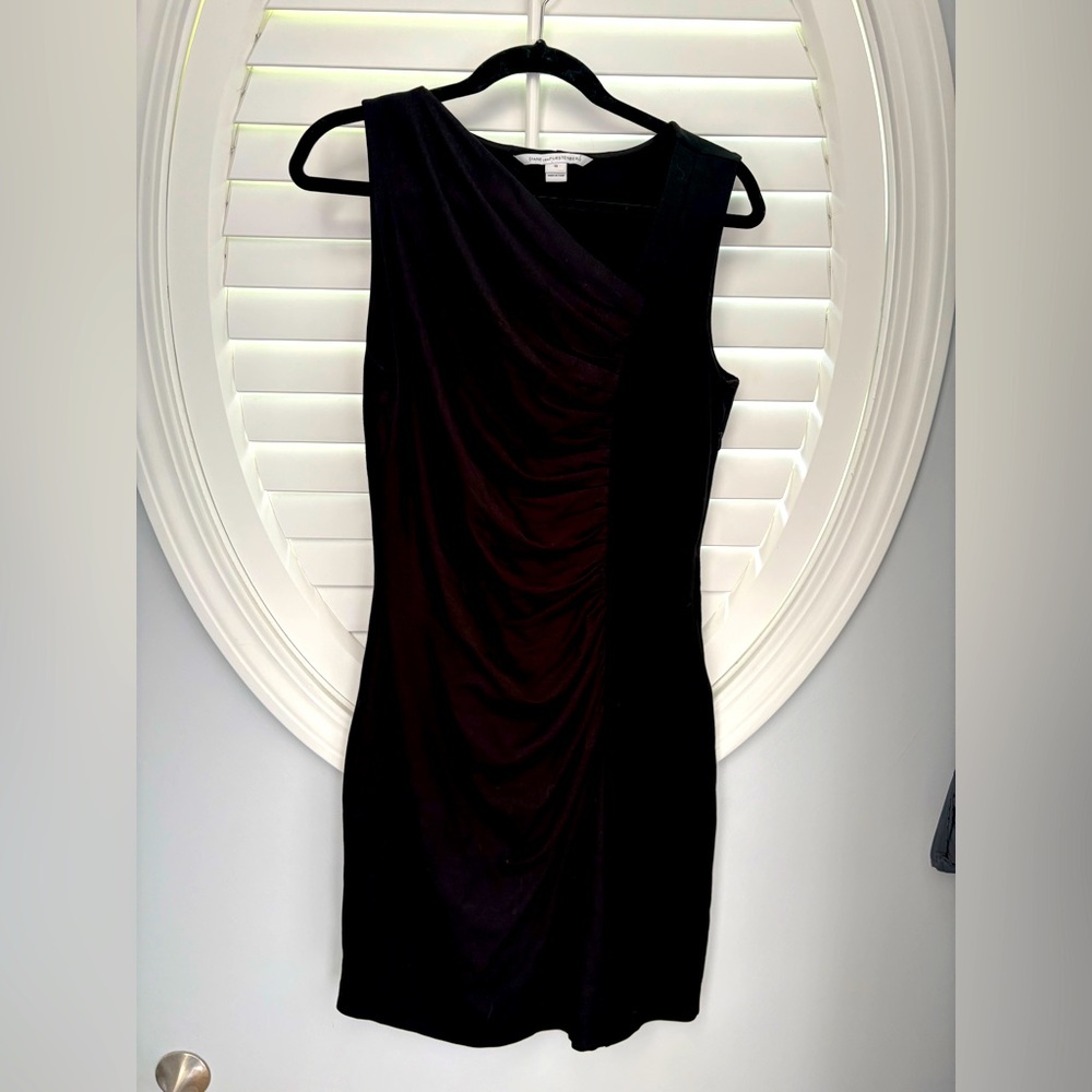 Diane Von Furstenberg black sheath dress with draping‎ detail size 10